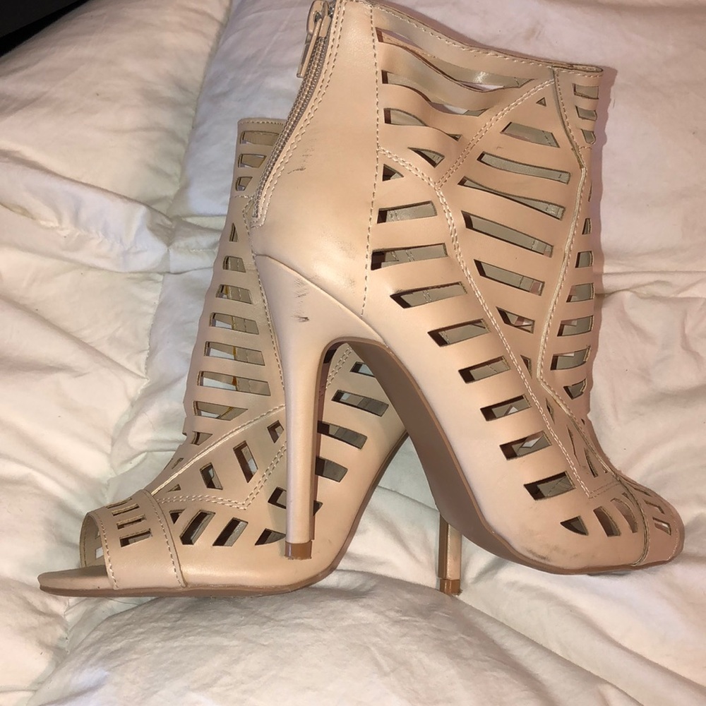 Heels - Picture 2 of 2